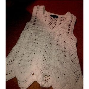 Crocheted top in white